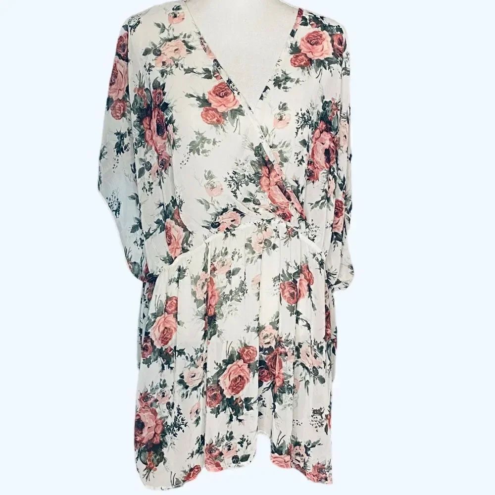 Torrid Wm’s Sz 4 White Floral Deep V Neck Dolman Hi Lo Sheer Blouse